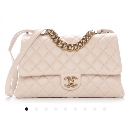 Chanel Trapezio Bag. Large. - Picture 3 of 17